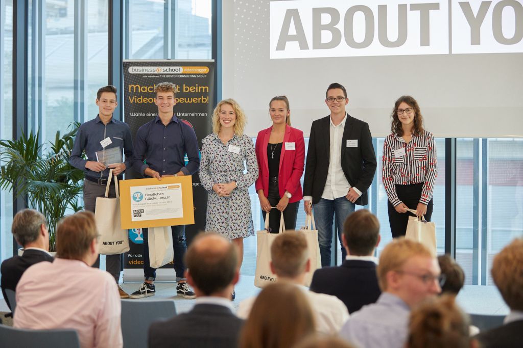 Siegerehrung beim Videoblogger-Wettbewerb 2018
