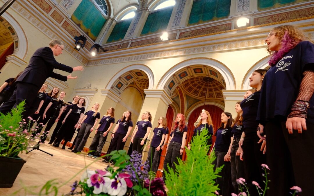 „acquire – mädchenchor erlangen“ singt Uraufführungen beim Valentin-Becker-Kompositionswettbewerb