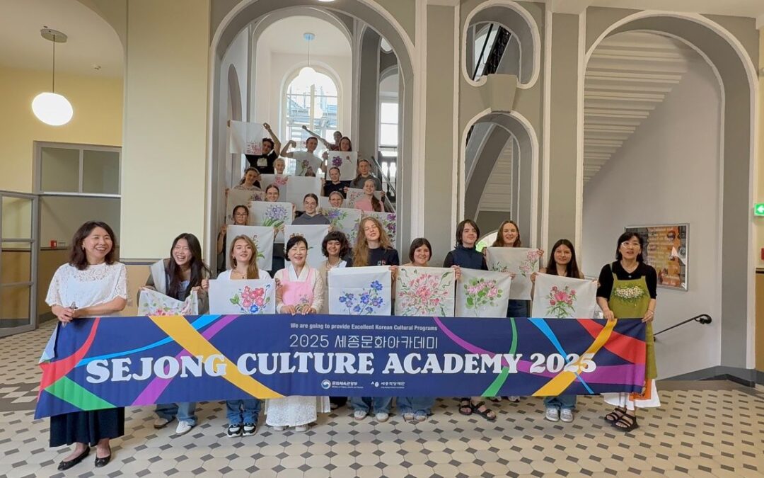 Workshop in traditioneller koreanischer Malerei – ein interkultureller Ausklang des Schuljahres