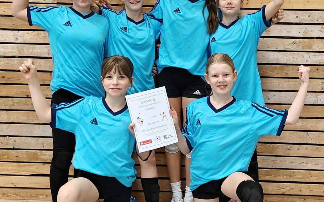 Volleyball-Mädchenmannschaft des CEG erneut Stadtmeister!
