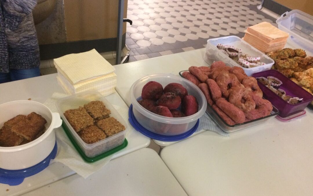 Gesund und lecker – gesunder Pausenverkauf der 8b