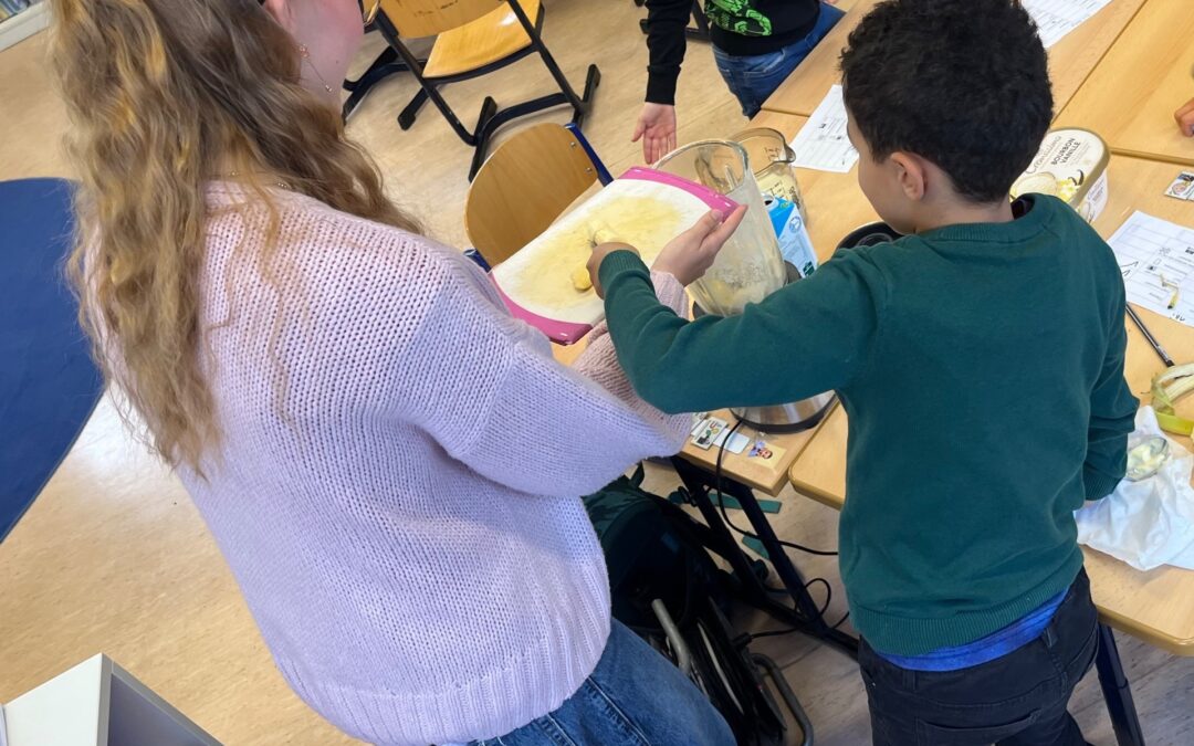 Partnerklasse lernt mit CEG-Schülern, was Fairtrade bedeutet