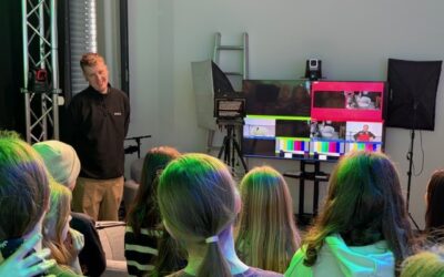 Die Demokratie-Detektive besuchen das Podcast-Studio der Nürnberger Nachrichten